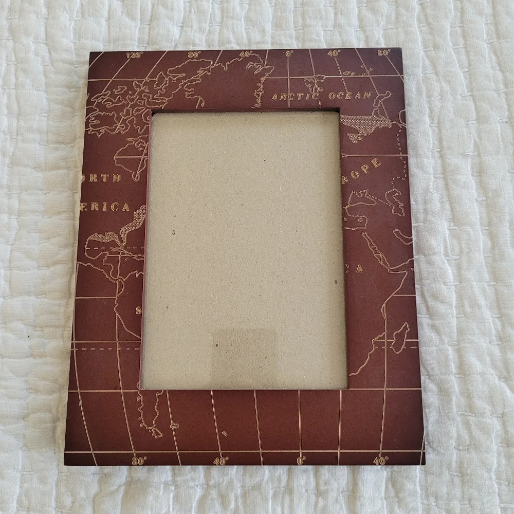 Brown Map Themed Etched Wood Picture Frame For 5